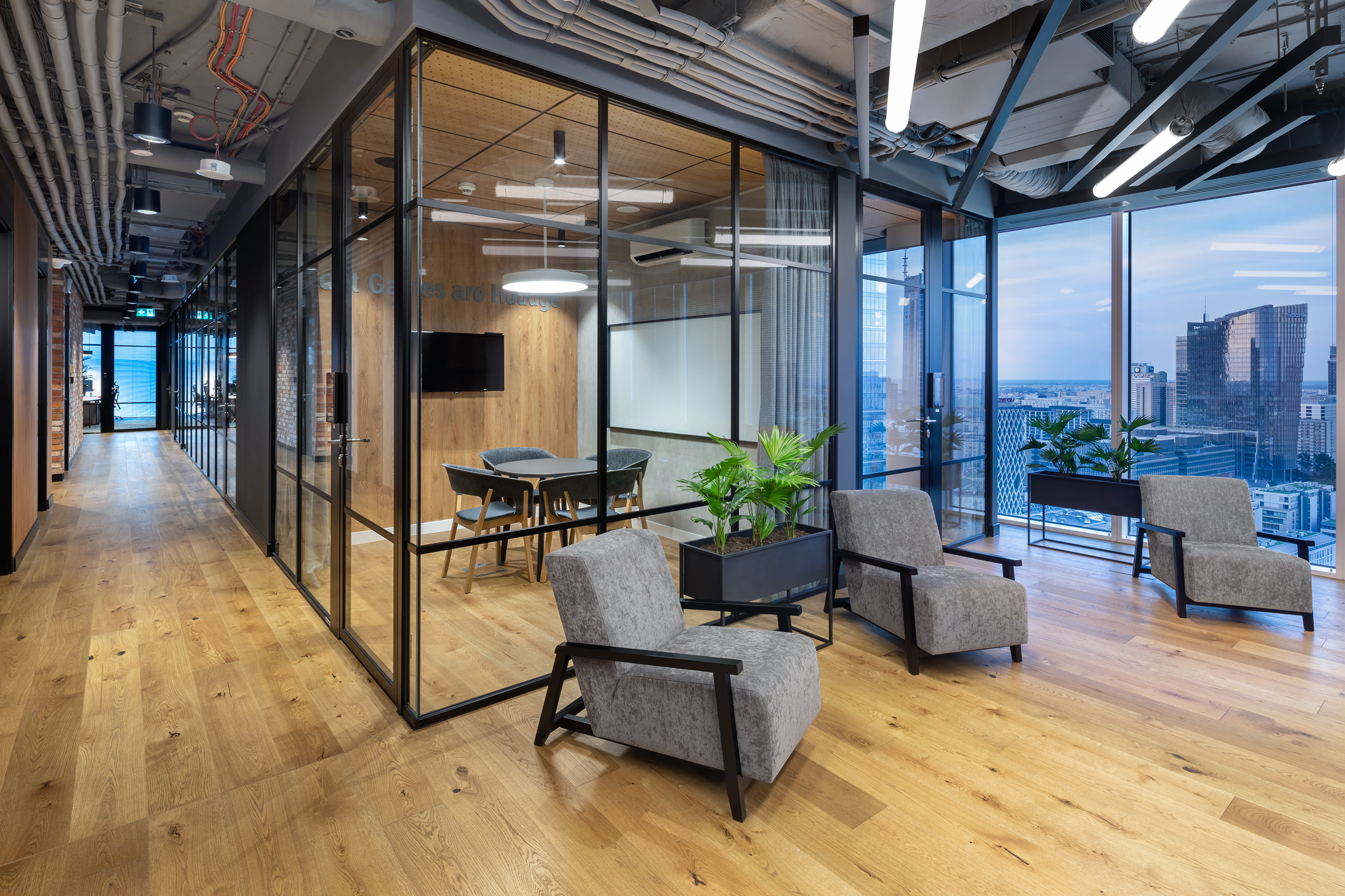 XFRAME Glasprofile — Glastrennwand in einem modernen Büro